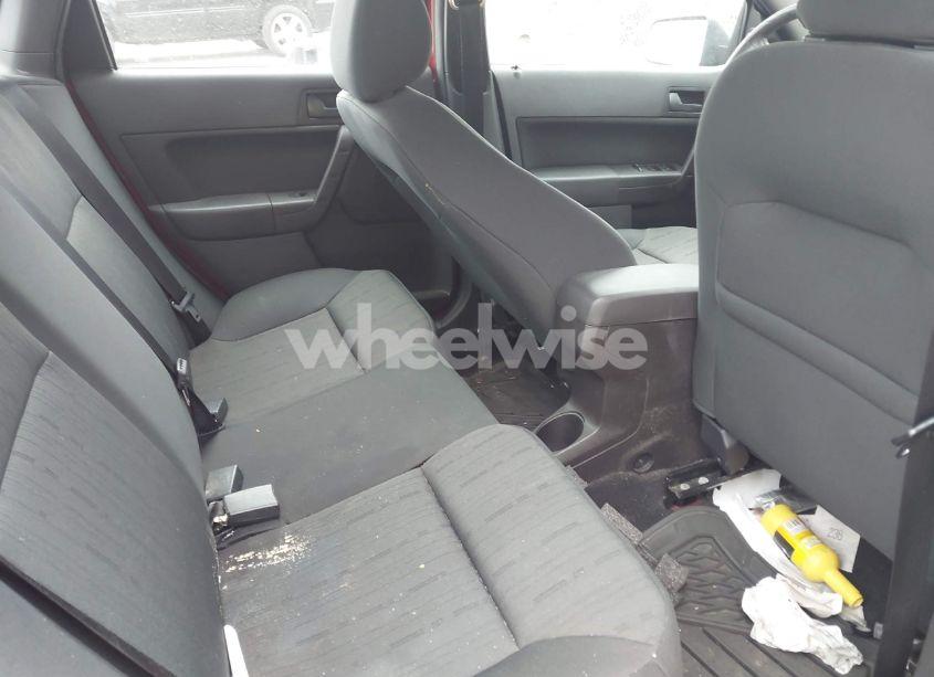 Photo 8 of 2010 Ford Focus SE (VIN 1FAHP3FN4AW121878)