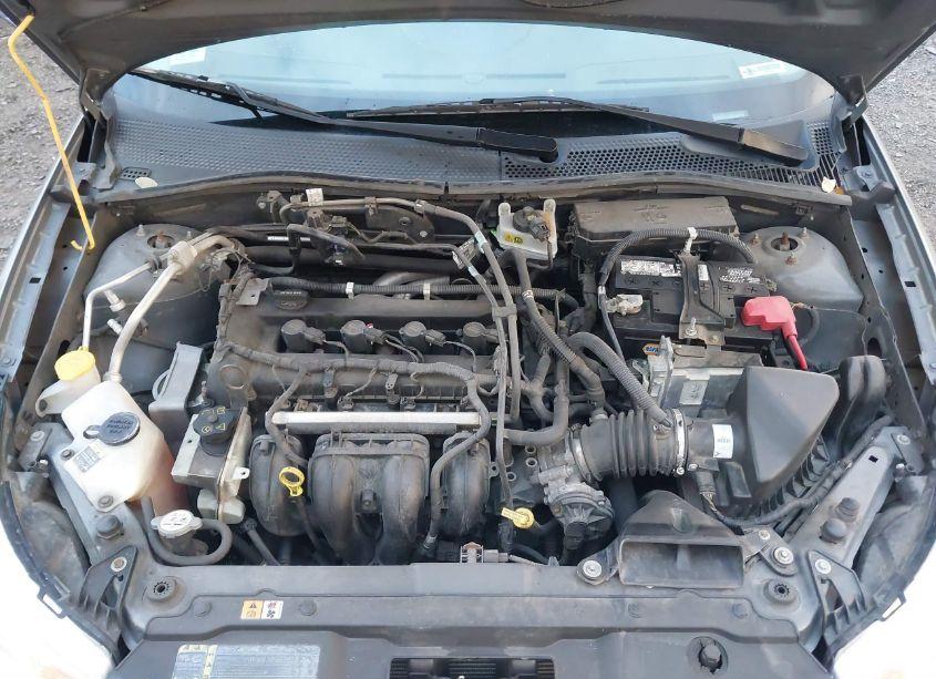 Photo 10 of 2010 Ford Focus SE (VIN 1FAHP3FN4AW137238)