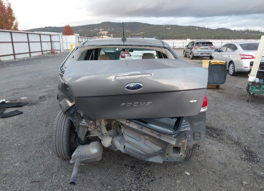 Photo 16 of 2010 Ford Focus SE (VIN 1FAHP3FN4AW137238)