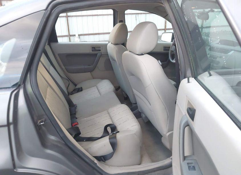 Photo 8 of 2010 Ford Focus SE (VIN 1FAHP3FN4AW137238)