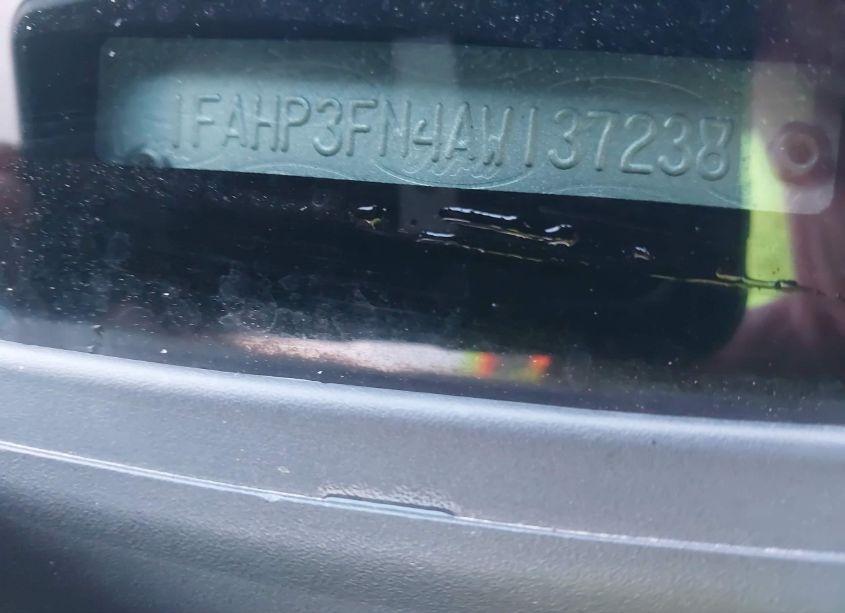 Photo 9 of 2010 Ford Focus SE (VIN 1FAHP3FN4AW137238)