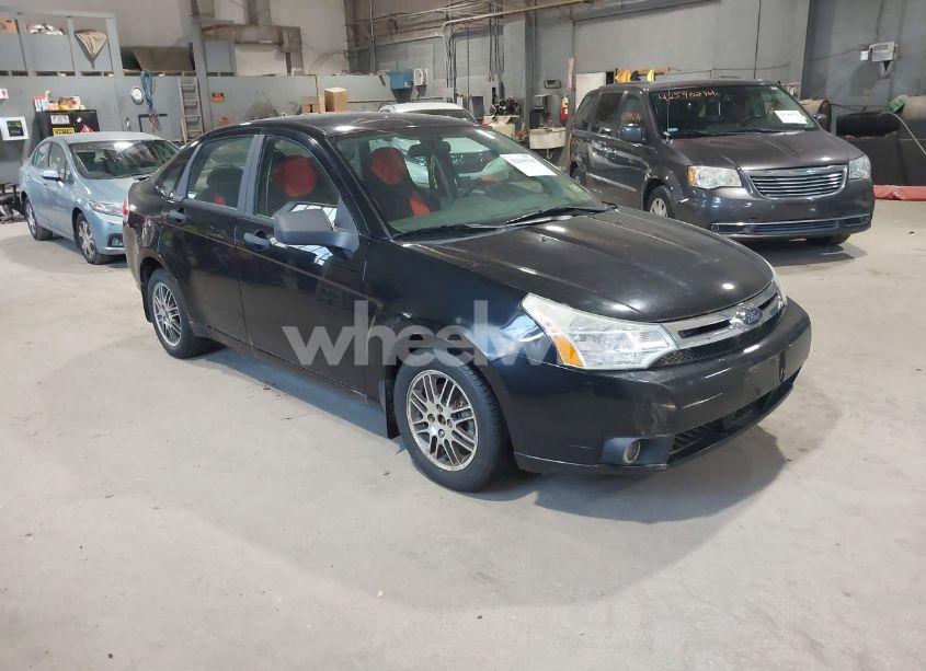 2010 Ford Focus SE (VIN 1FAHP3FN4AW167114) main photo
