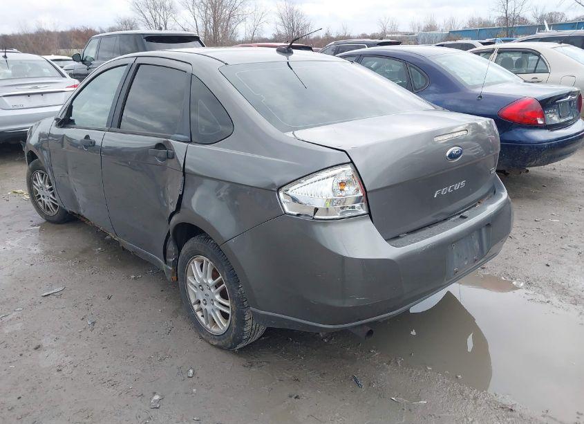Photo 3 of 2010 Ford Focus SE (VIN 1FAHP3FN4AW183099)