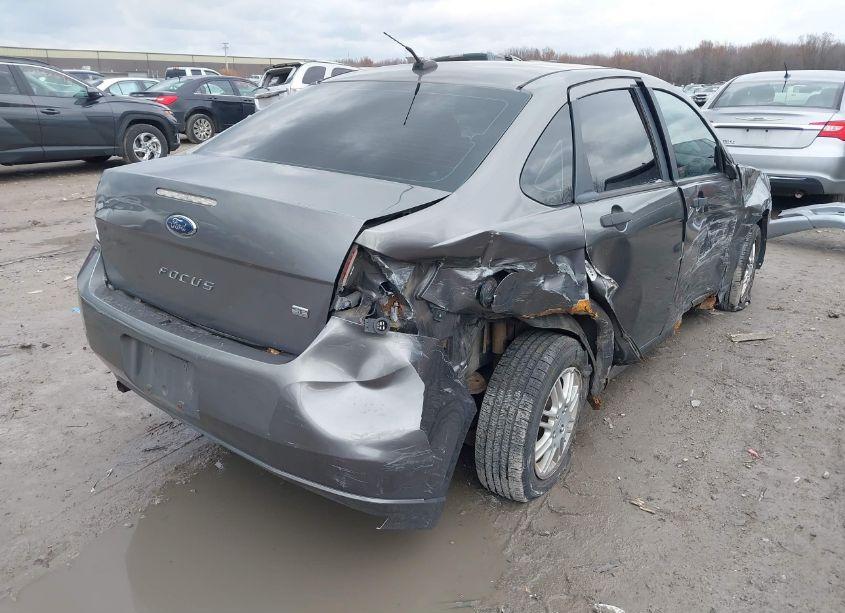 Photo 4 of 2010 Ford Focus SE (VIN 1FAHP3FN4AW183099)