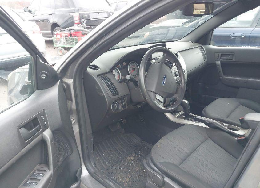 Photo 5 of 2010 Ford Focus SE (VIN 1FAHP3FN4AW183099)