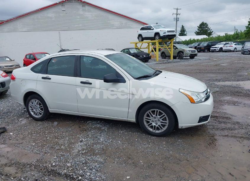 Photo 13 of 2010 Ford Focus SE (VIN 1FAHP3FN4AW199786)