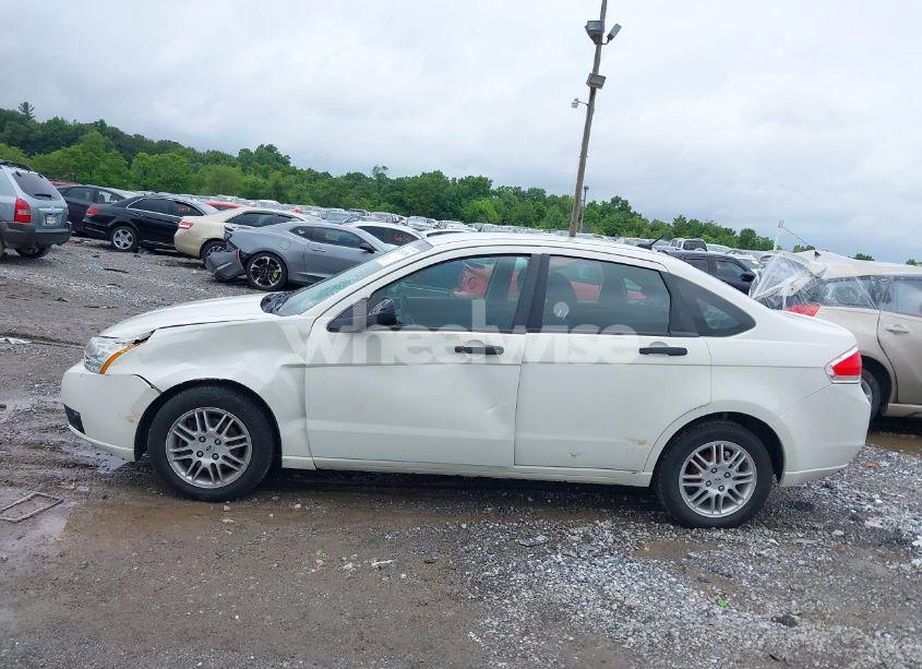 Photo 14 of 2010 Ford Focus SE (VIN 1FAHP3FN4AW199786)