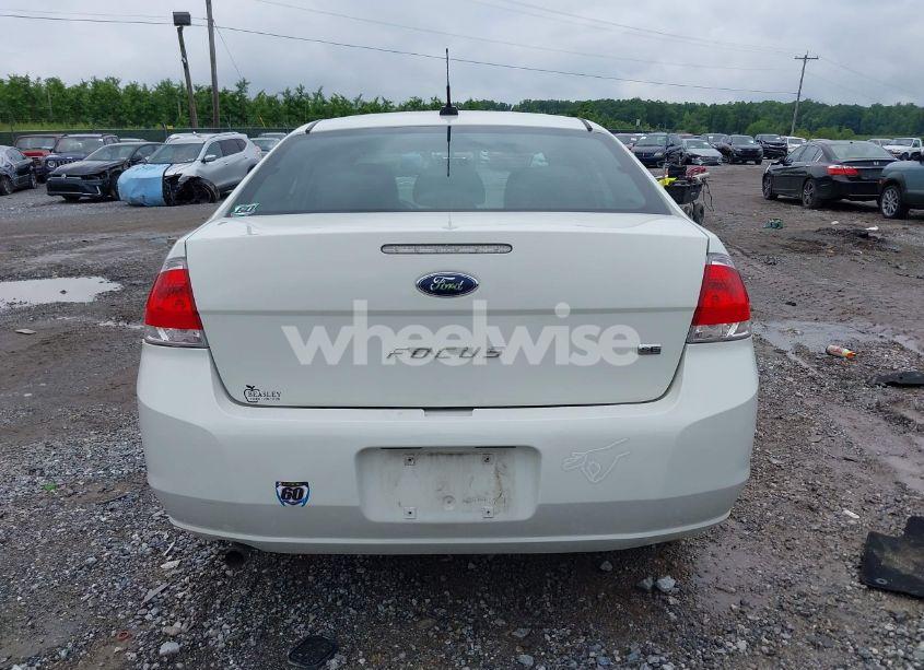 Photo 16 of 2010 Ford Focus SE (VIN 1FAHP3FN4AW199786)