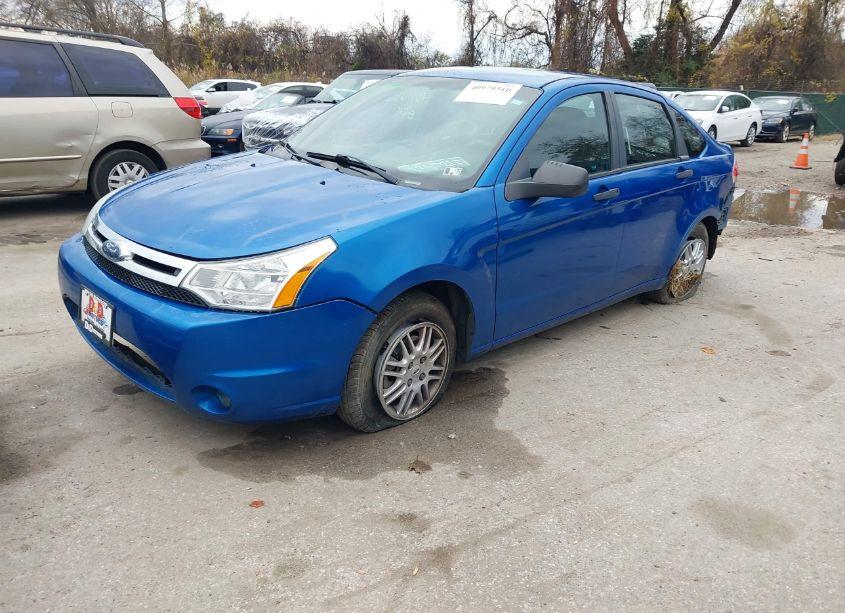 Photo 2 of 2010 Ford Focus SE (VIN 1FAHP3FN4AW228106)