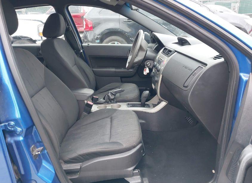 Photo 5 of 2010 Ford Focus SE (VIN 1FAHP3FN4AW228106)