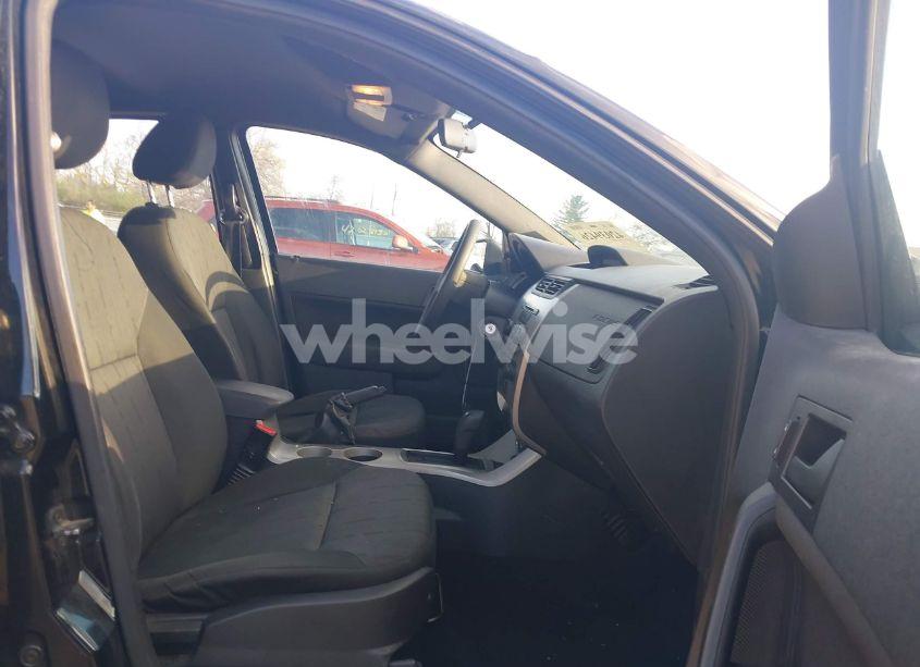 Photo 5 of 2010 Ford Focus SE (VIN 1FAHP3FN4AW234374)