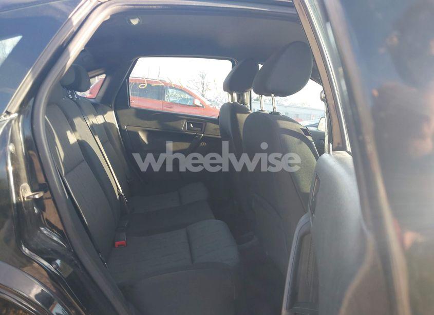 Photo 8 of 2010 Ford Focus SE (VIN 1FAHP3FN4AW234374)