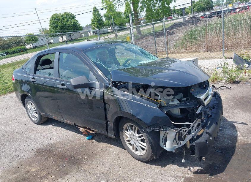 2010 Ford Focus SE (VIN 1FAHP3FN4AW251210) main photo