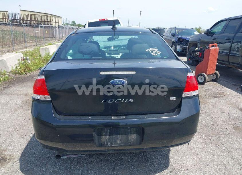 Photo 15 of 2010 Ford Focus SE (VIN 1FAHP3FN4AW251210)