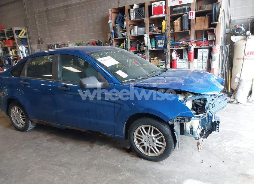 2010 Ford Focus SE (VIN 1FAHP3FN4AW267505) main photo