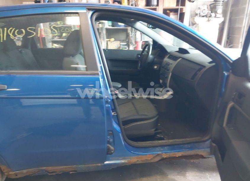 Photo 5 of 2010 Ford Focus SE (VIN 1FAHP3FN4AW267505)