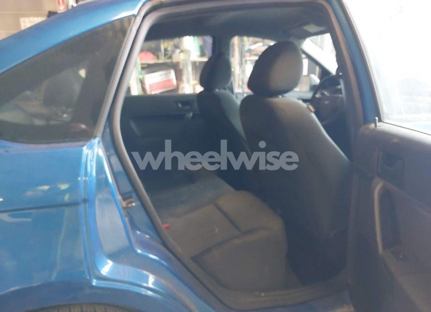 Photo 8 of 2010 Ford Focus SE (VIN 1FAHP3FN4AW267505)