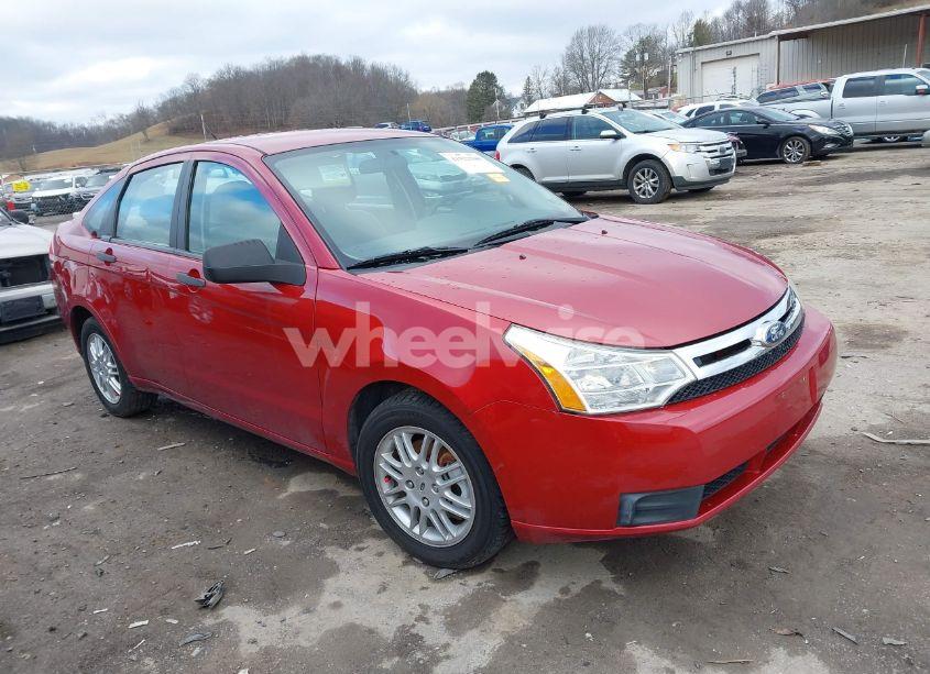 2010 Ford Focus SE (VIN 1FAHP3FN4AW287379) main photo