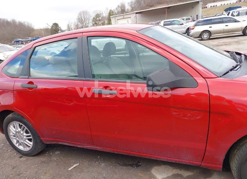 Photo 13 of 2010 Ford Focus SE (VIN 1FAHP3FN4AW287379)