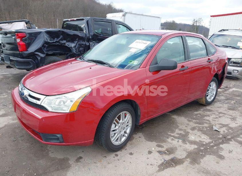 Photo 2 of 2010 Ford Focus SE (VIN 1FAHP3FN4AW287379)