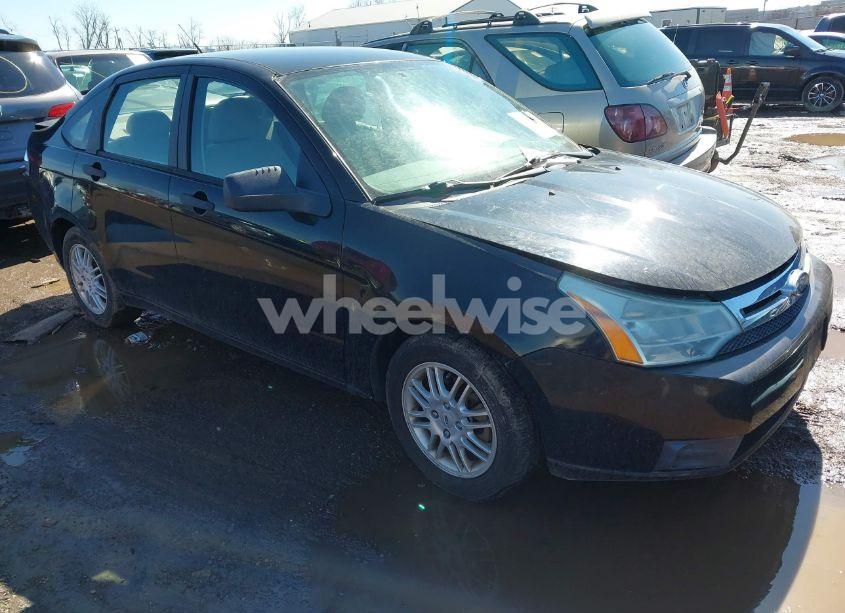 2010 Ford Focus SE (VIN 1FAHP3FN4AW288659) main photo