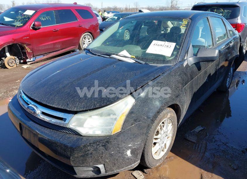 Photo 2 of 2010 Ford Focus SE (VIN 1FAHP3FN4AW288659)