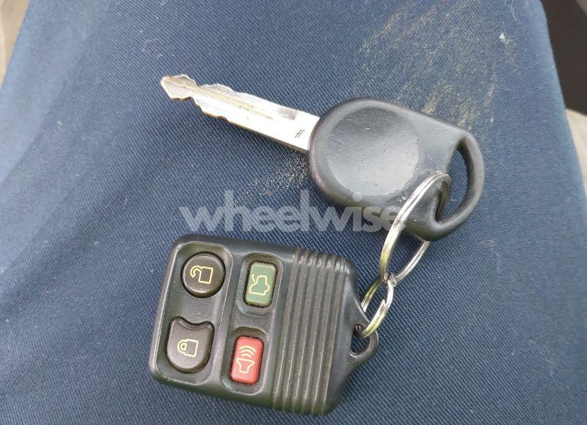 Photo 11 of 2010 Ford Focus SE (VIN 1FAHP3FN4AW298530)