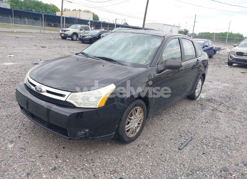 Photo 2 of 2010 Ford Focus SE (VIN 1FAHP3FN4AW298530)