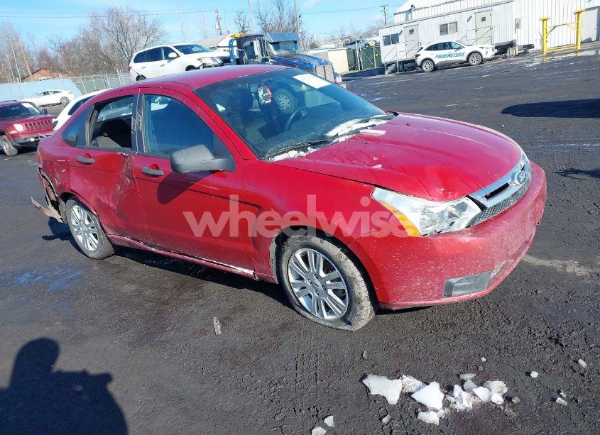 2011 Ford Focus SE (VIN 1FAHP3FN4BW101616) main photo