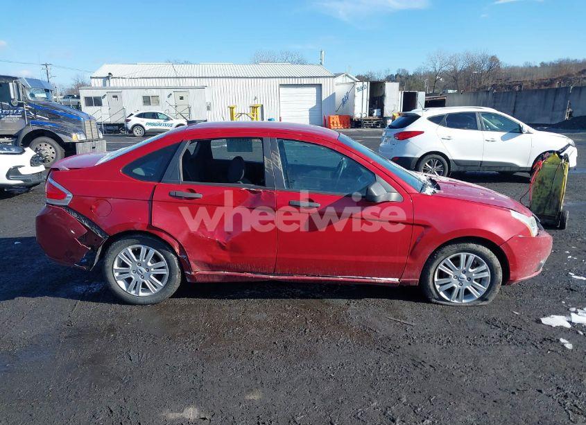 Photo 13 of 2011 Ford Focus SE (VIN 1FAHP3FN4BW101616)