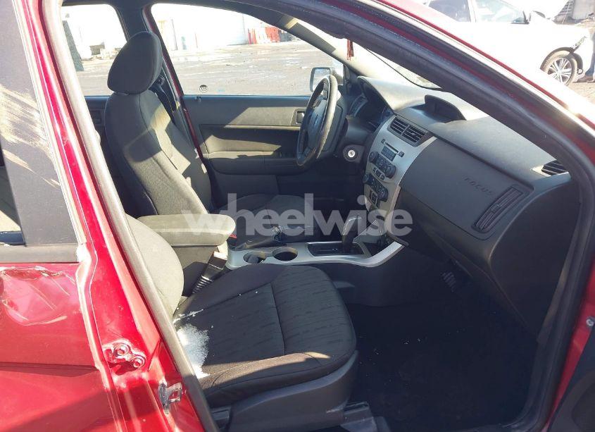 Photo 5 of 2011 Ford Focus SE (VIN 1FAHP3FN4BW101616)