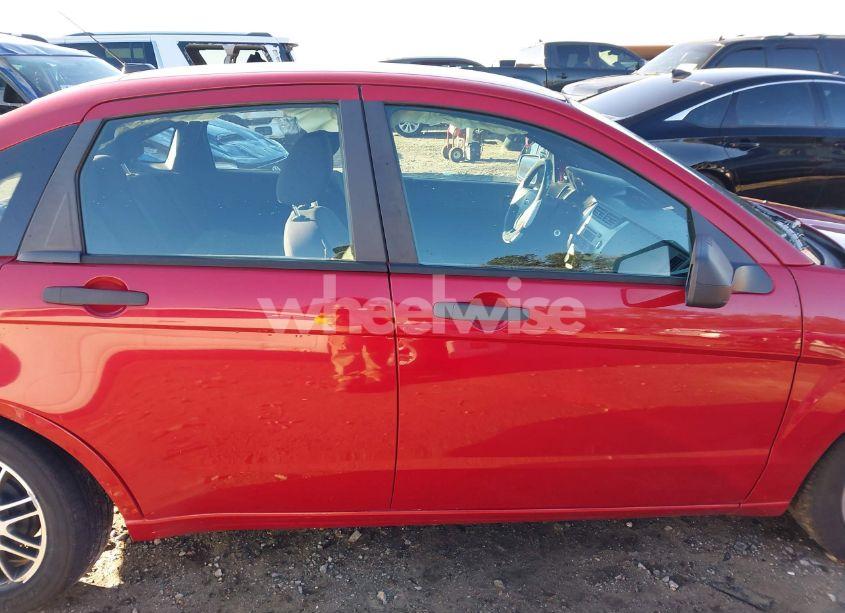 Photo 14 of 2011 Ford Focus SE (VIN 1FAHP3FN4BW122515)