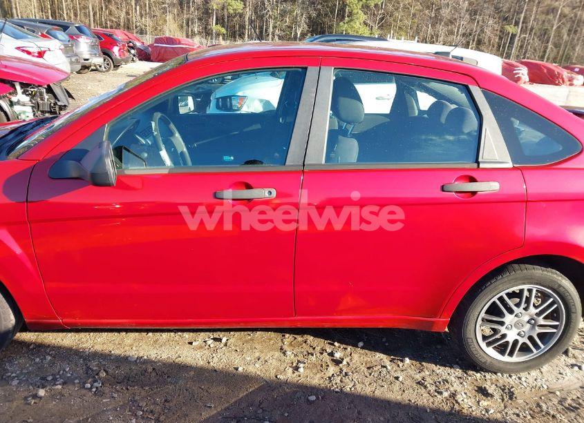 Photo 15 of 2011 Ford Focus SE (VIN 1FAHP3FN4BW122515)