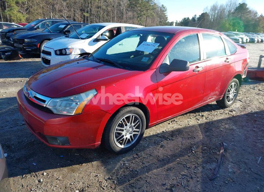 Photo 2 of 2011 Ford Focus SE (VIN 1FAHP3FN4BW122515)