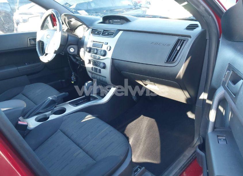 Photo 5 of 2011 Ford Focus SE (VIN 1FAHP3FN4BW122515)