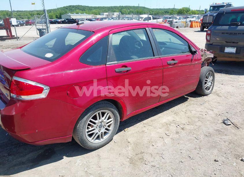 Photo 4 of 2011 Ford Focus SE (VIN 1FAHP3FN4BW123793)