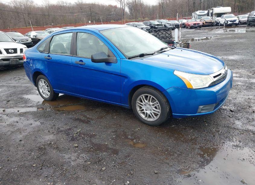 2011 Ford Focus SE (VIN 1FAHP3FN4BW157166) main photo