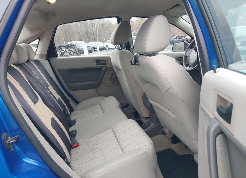 Photo 8 of 2011 Ford Focus SE (VIN 1FAHP3FN4BW157166)