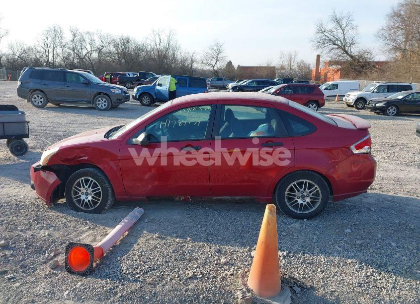 Photo 14 of 2011 Ford Focus SE (VIN 1FAHP3FN4BW162674)
