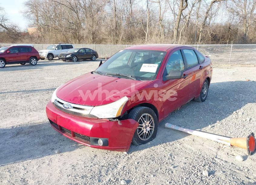 Photo 2 of 2011 Ford Focus SE (VIN 1FAHP3FN4BW162674)