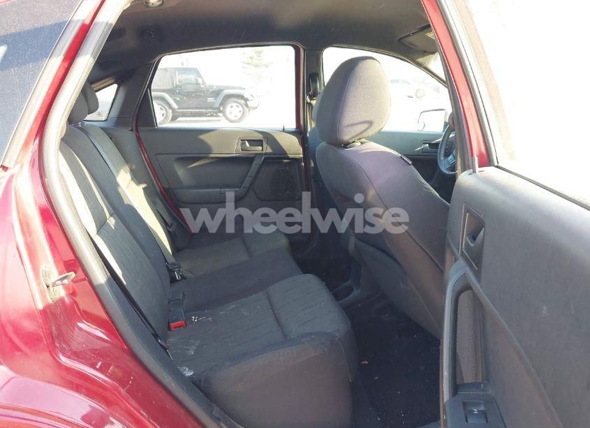 Photo 8 of 2011 Ford Focus SE (VIN 1FAHP3FN4BW162674)