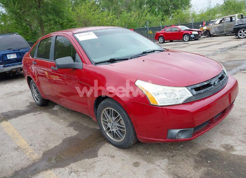 2010 Ford Focus SE (VIN 1FAHP3FN5AW160169) main photo