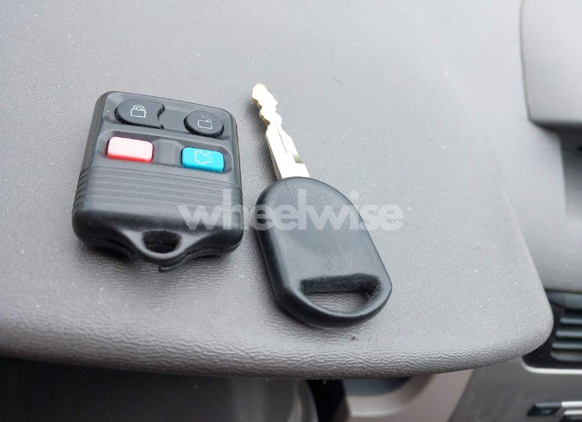 Photo 11 of 2010 Ford Focus SE (VIN 1FAHP3FN5AW160169)