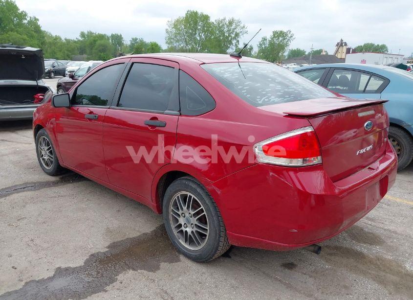 Photo 3 of 2010 Ford Focus SE (VIN 1FAHP3FN5AW160169)