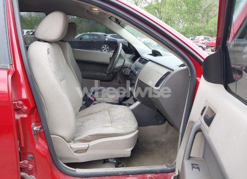 Photo 5 of 2010 Ford Focus SE (VIN 1FAHP3FN5AW160169)