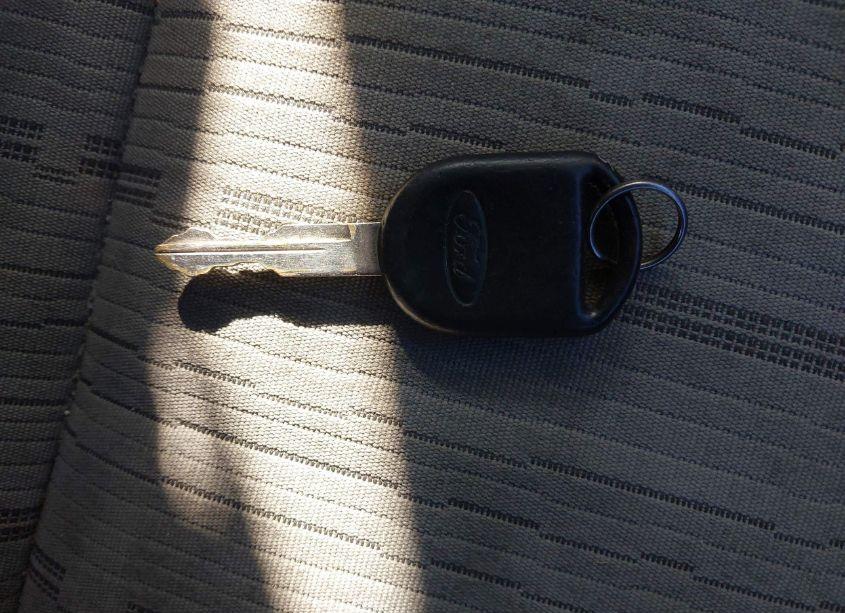 Photo 11 of 2010 Ford Focus SE (VIN 1FAHP3FN5AW189008)