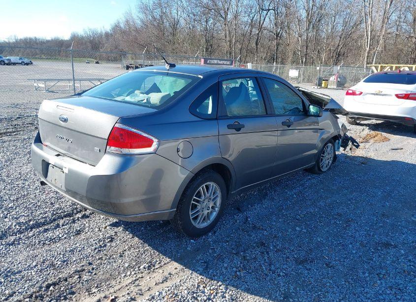 Photo 4 of 2010 Ford Focus SE (VIN 1FAHP3FN5AW189008)