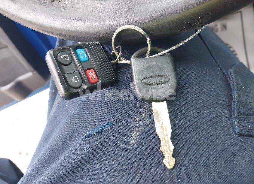 Photo 11 of 2010 Ford Focus SE (VIN 1FAHP3FN5AW205661)