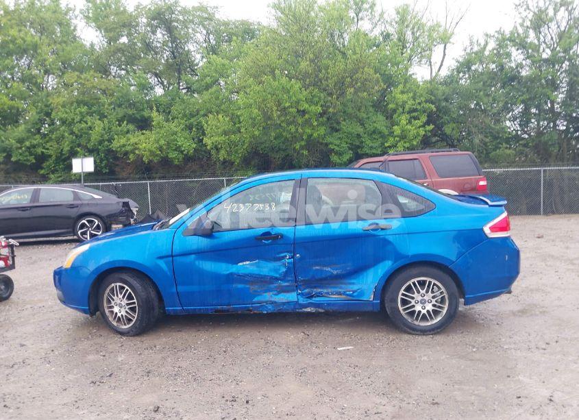 Photo 14 of 2010 Ford Focus SE (VIN 1FAHP3FN5AW205661)