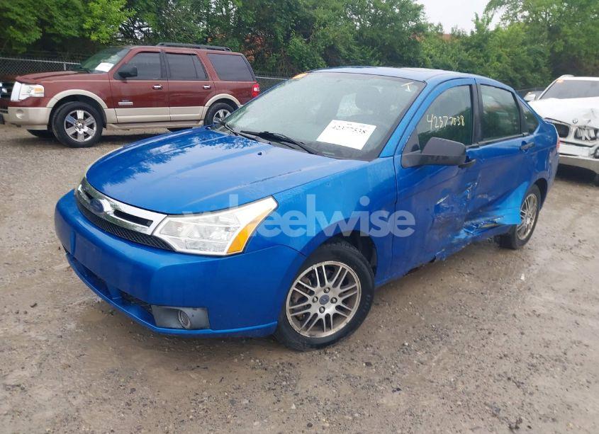 Photo 2 of 2010 Ford Focus SE (VIN 1FAHP3FN5AW205661)